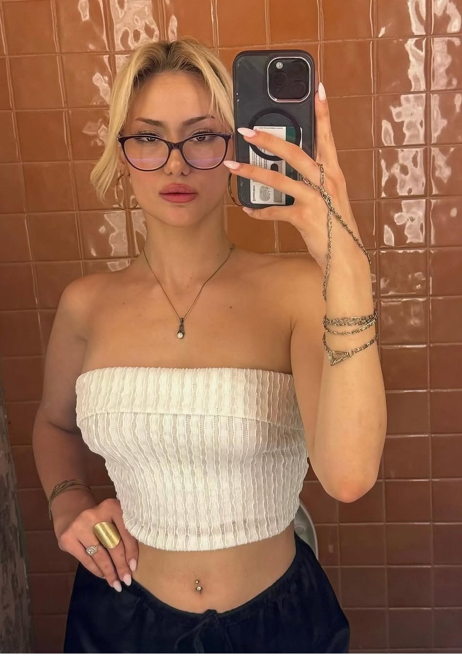 Başköy Sevgiye Doymuş Kadın Escort Çiğdem